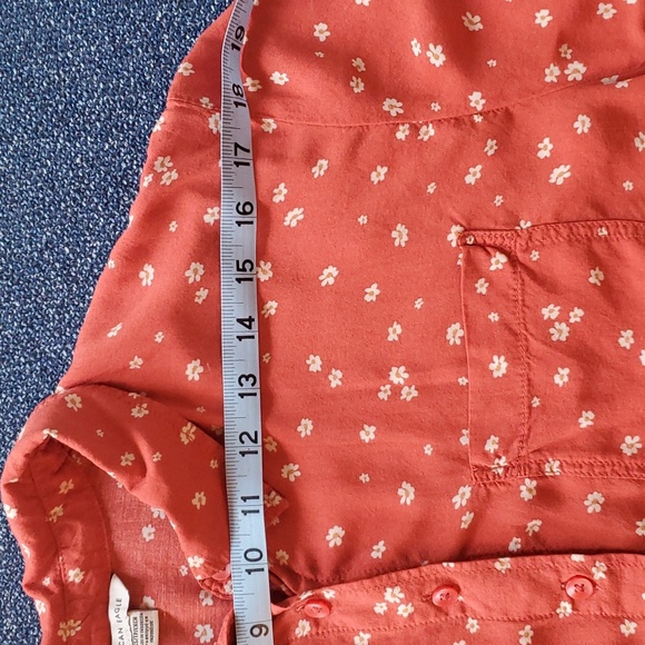 American Eagle: Button-up Crop Blouse, Size XS, Red-Orange - Picture 3 of 7